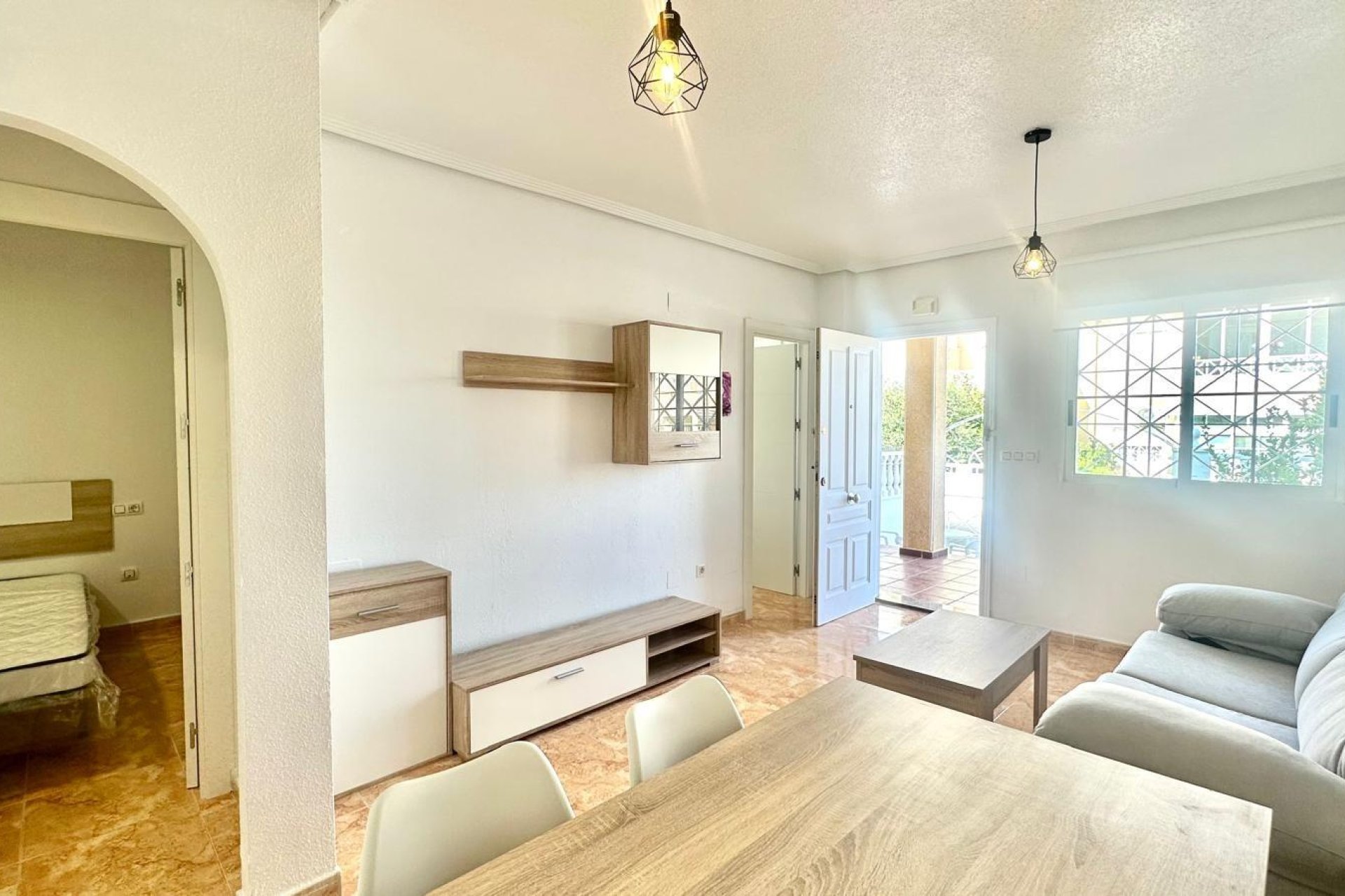 Herverkoop - Bungalow -
Torrevieja - Playa de los Locos