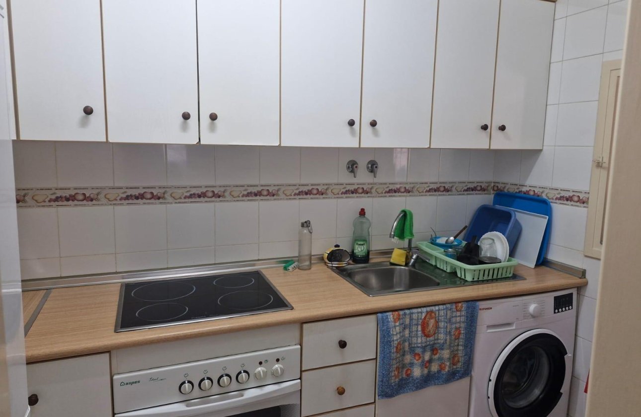 Herverkoop - Bungalow -
Torrevieja - Playa De Los Naufragos