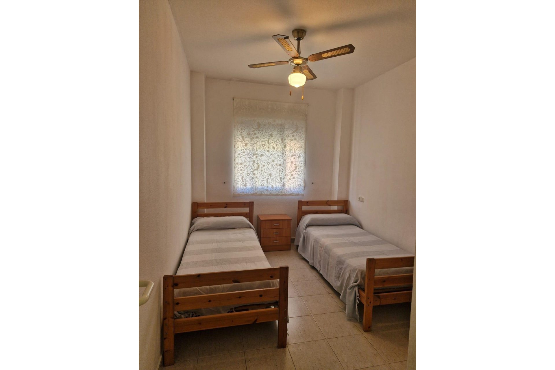 Herverkoop - Bungalow -
Torrevieja - Playa De Los Naufragos