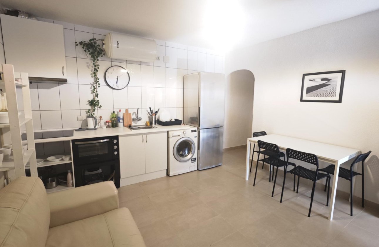 Herverkoop - Bungalow -
Torrevieja - Playa del Cura