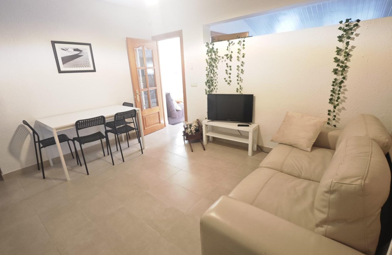 Herverkoop - Bungalow -
Torrevieja - Playa del Cura