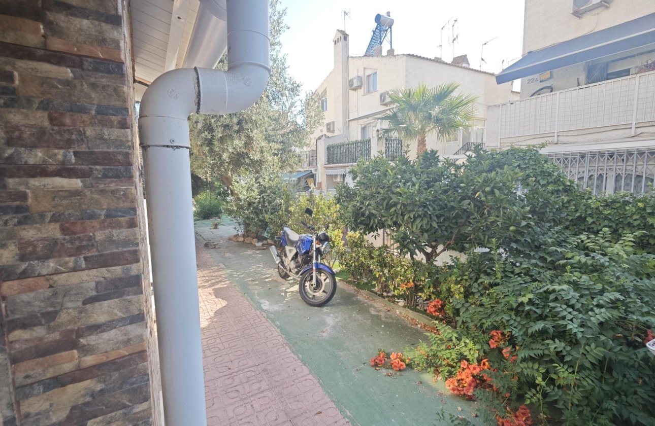 Herverkoop - Bungalow -
Torrevieja - Playa del Cura