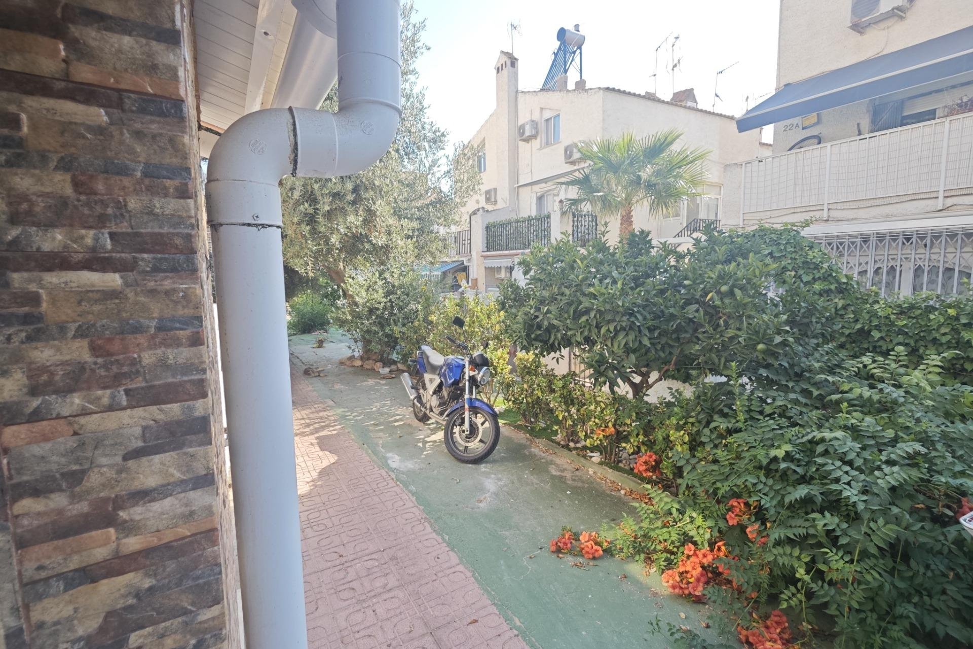 Herverkoop - Bungalow -
Torrevieja - Playa del Cura