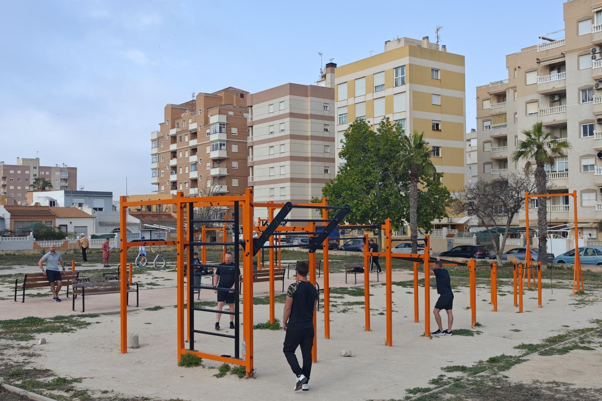 Herverkoop - Bungalow -
Torrevieja - Playa del Cura