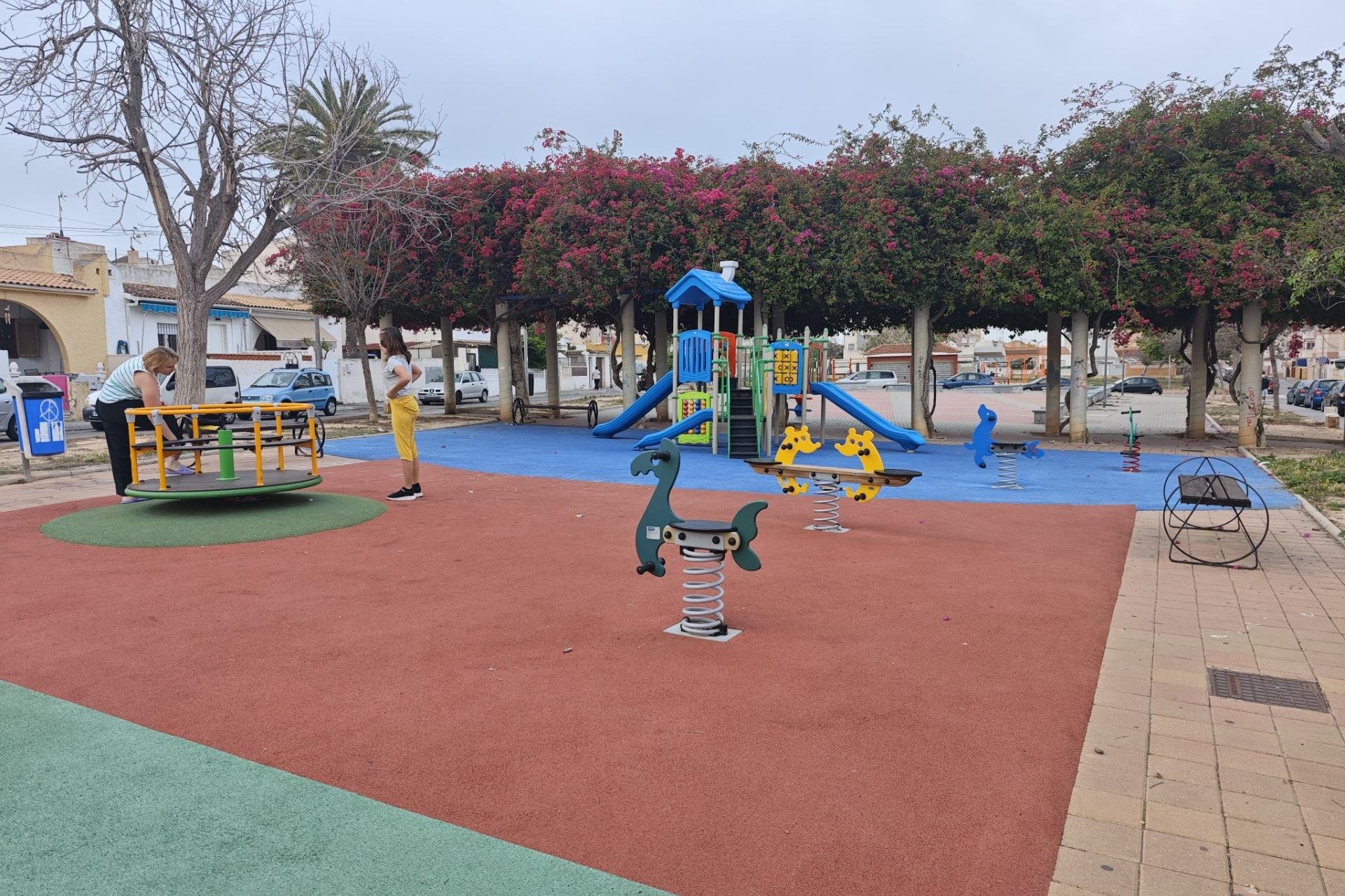 Herverkoop - Bungalow -
Torrevieja - Playa del Cura