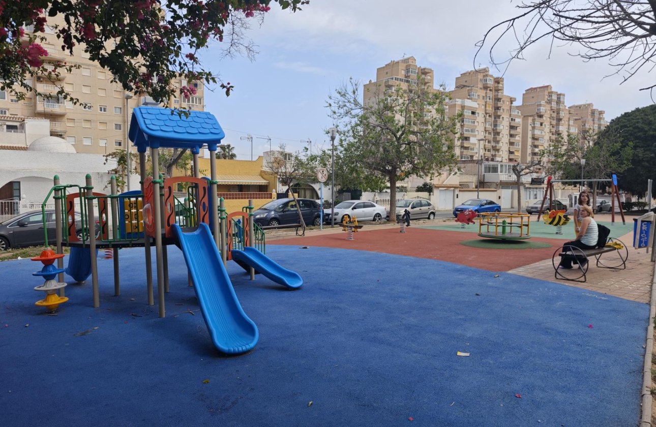 Herverkoop - Bungalow -
Torrevieja - Playa del Cura