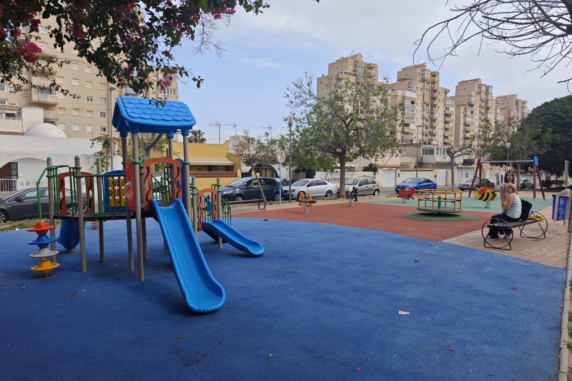 Herverkoop - Bungalow -
Torrevieja - Playa del Cura