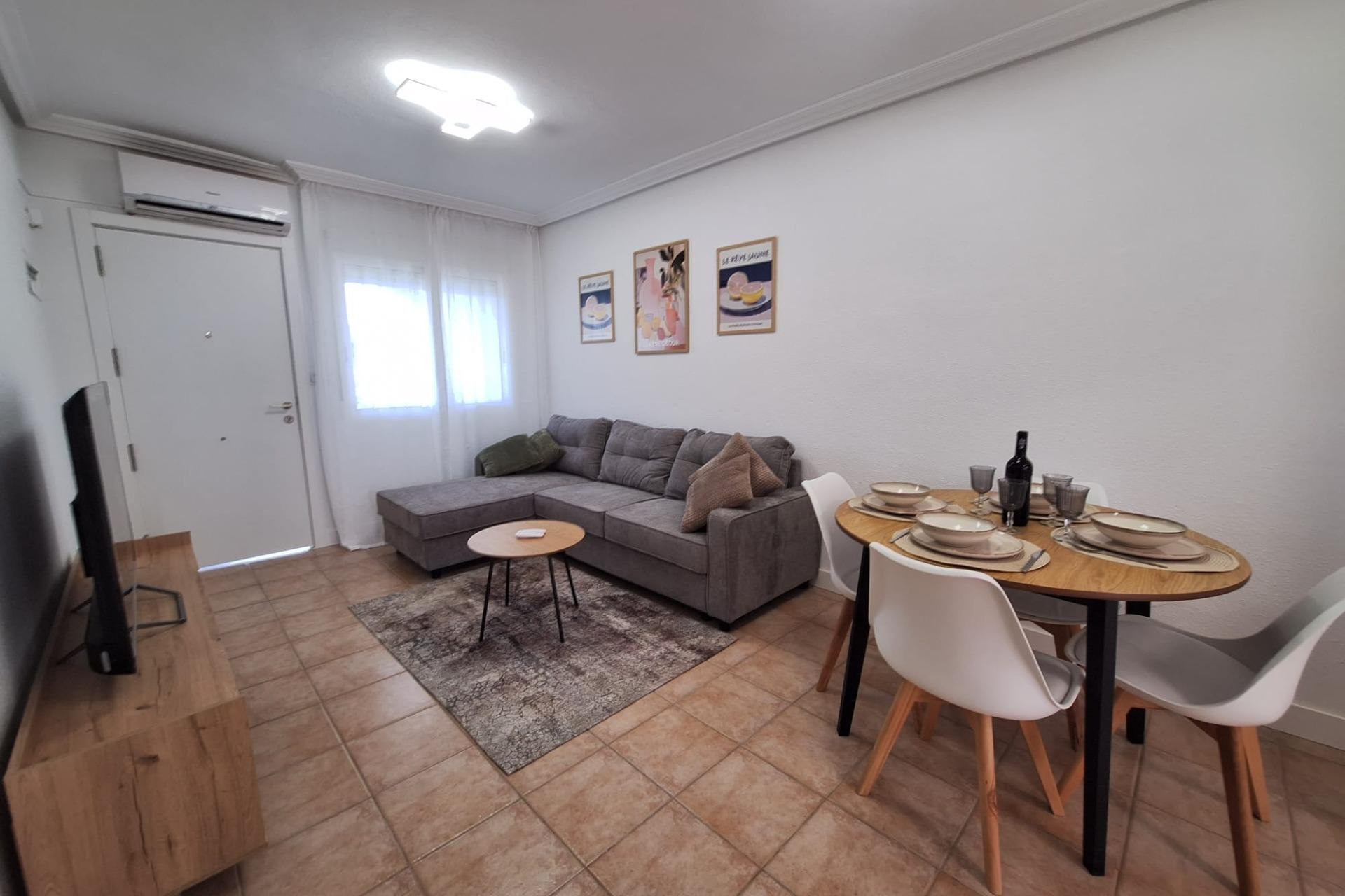 Herverkoop - Bungalow -
Torrevieja - Sector 25