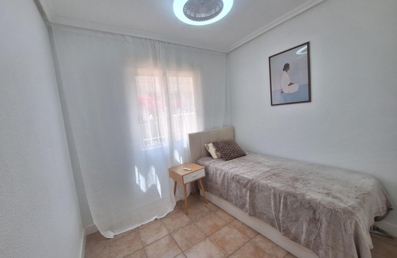 Herverkoop - Bungalow -
Torrevieja - Sector 25