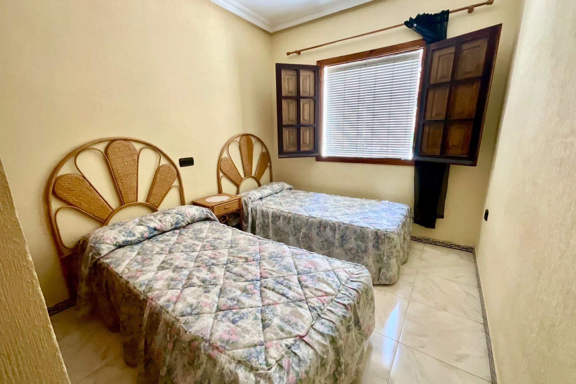 Herverkoop - Bungalow -
Torrevieja - Torreblanca