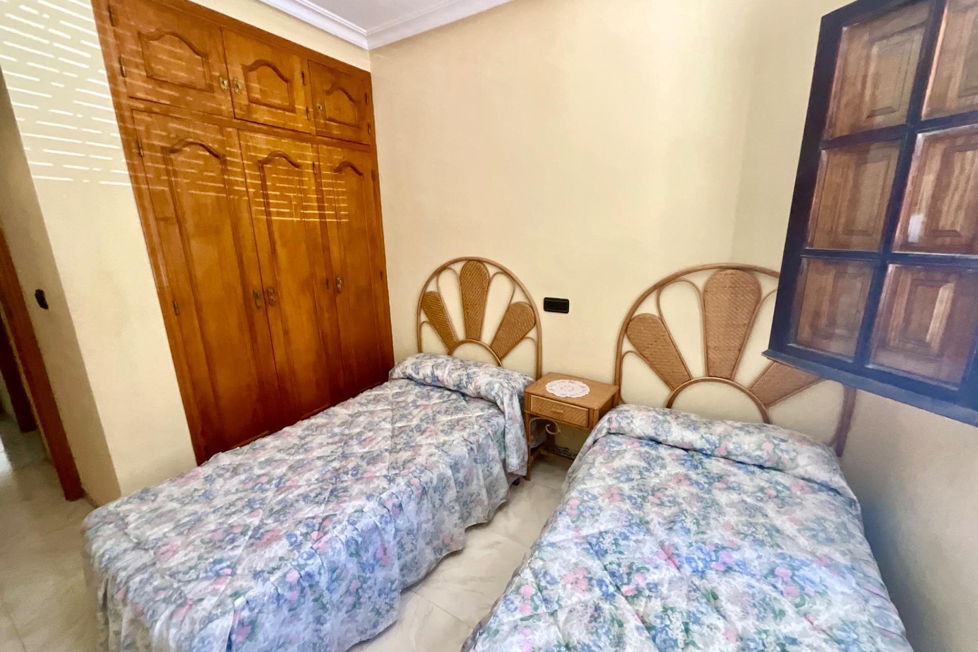 Herverkoop - Bungalow -
Torrevieja - Torreblanca