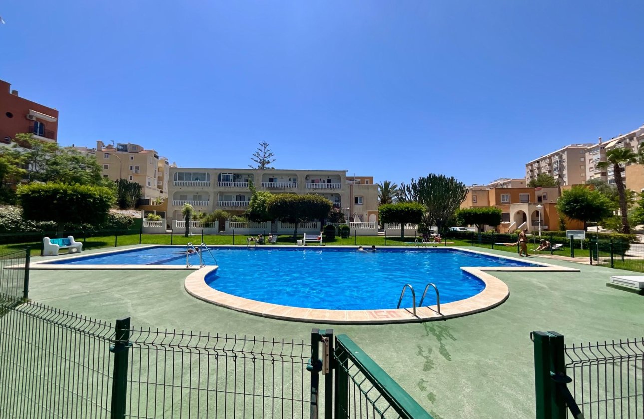 Herverkoop - Bungalow -
Torrevieja - Torreblanca