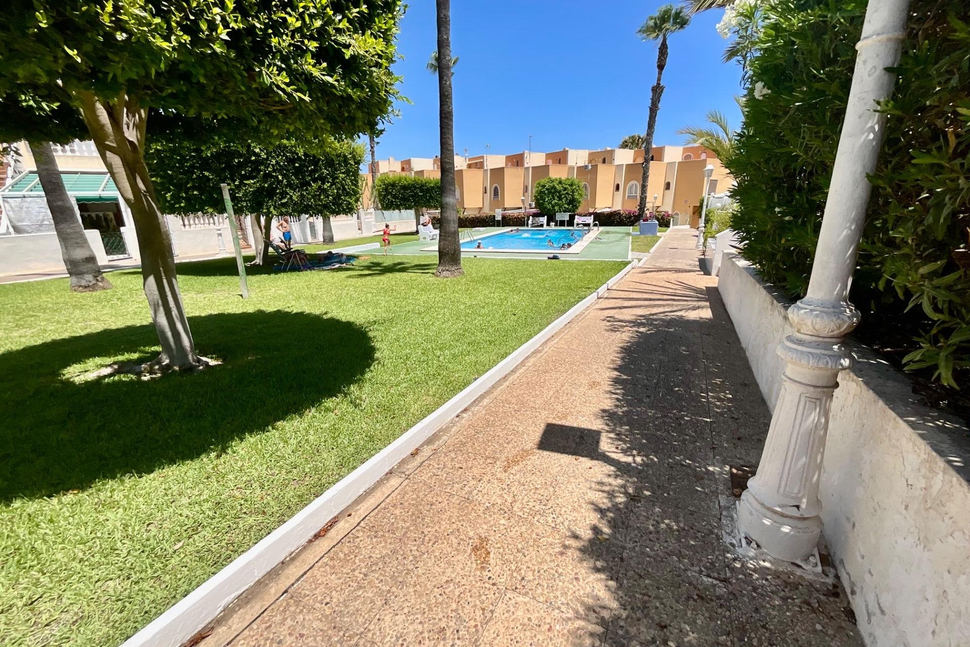Herverkoop - Bungalow -
Torrevieja - Torreblanca