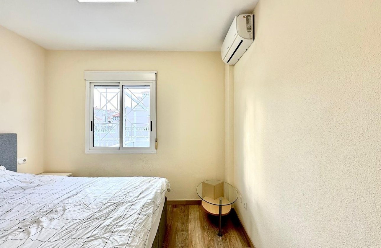 Herverkoop - Bungalow -
Torrevieja - Torreblanca