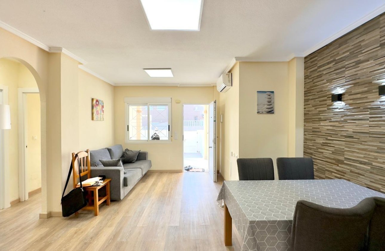 Herverkoop - Bungalow -
Torrevieja - Torreblanca