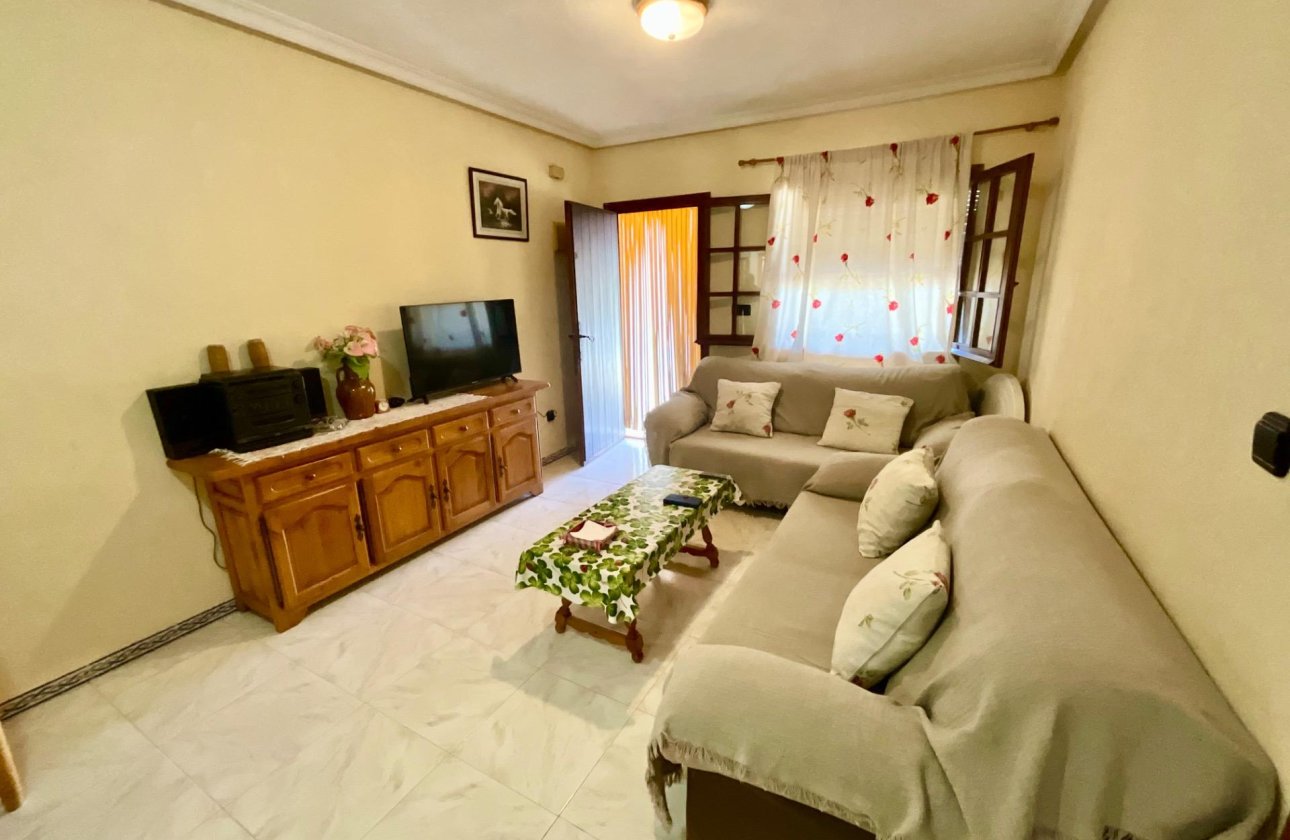 Herverkoop - Bungalow -
Torrevieja - Torreblanca