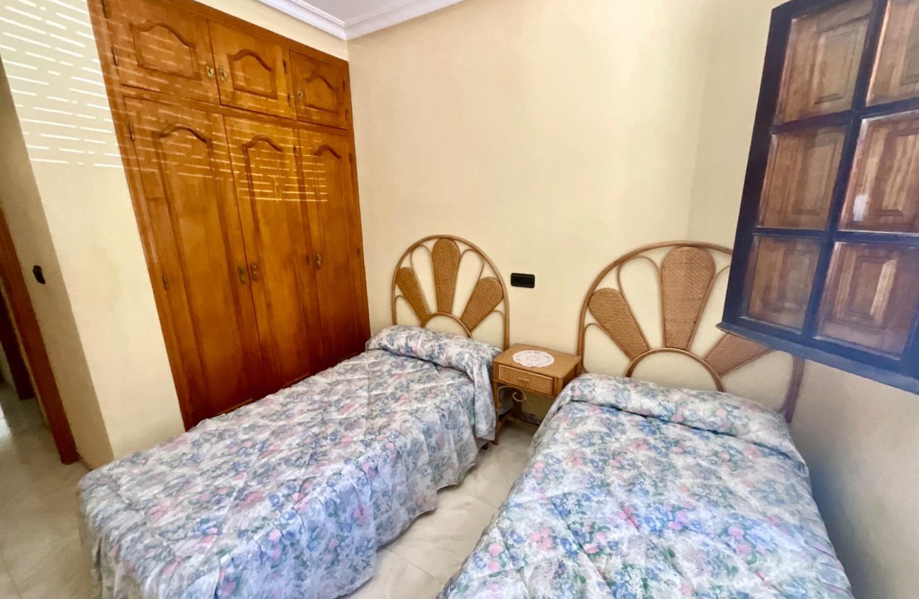 Herverkoop - Bungalow -
Torrevieja - Torreblanca