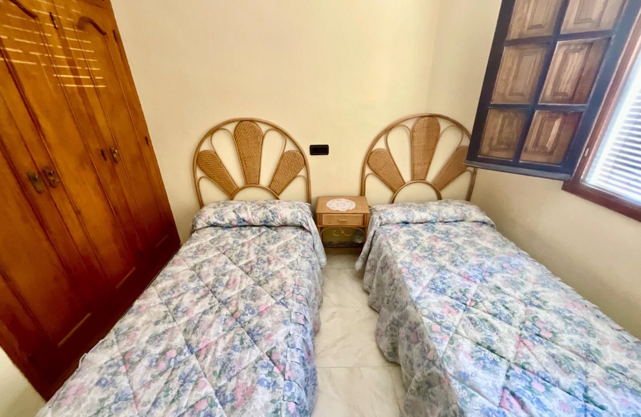 Herverkoop - Bungalow -
Torrevieja - Torreblanca
