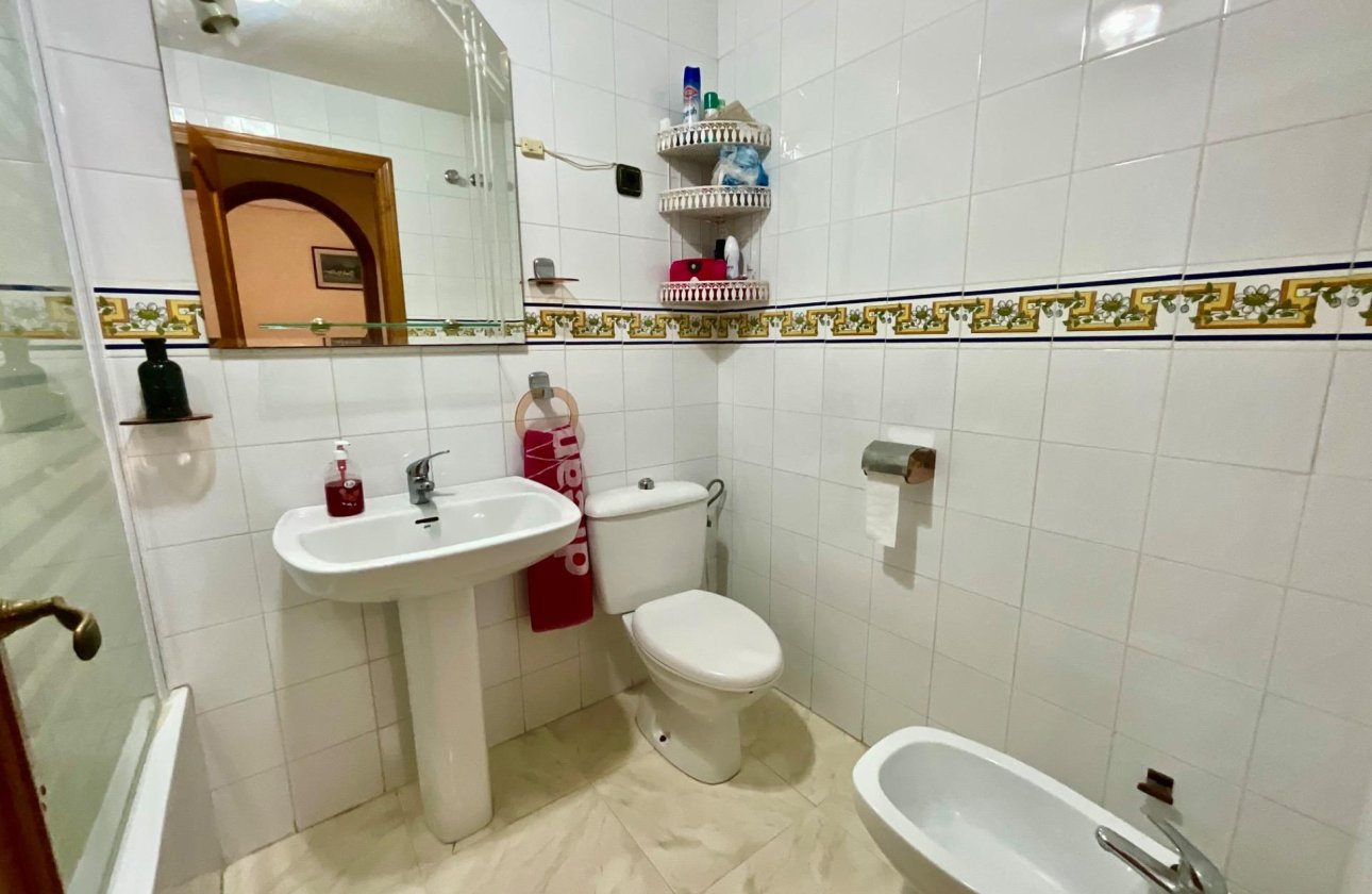 Herverkoop - Bungalow -
Torrevieja - Torreblanca