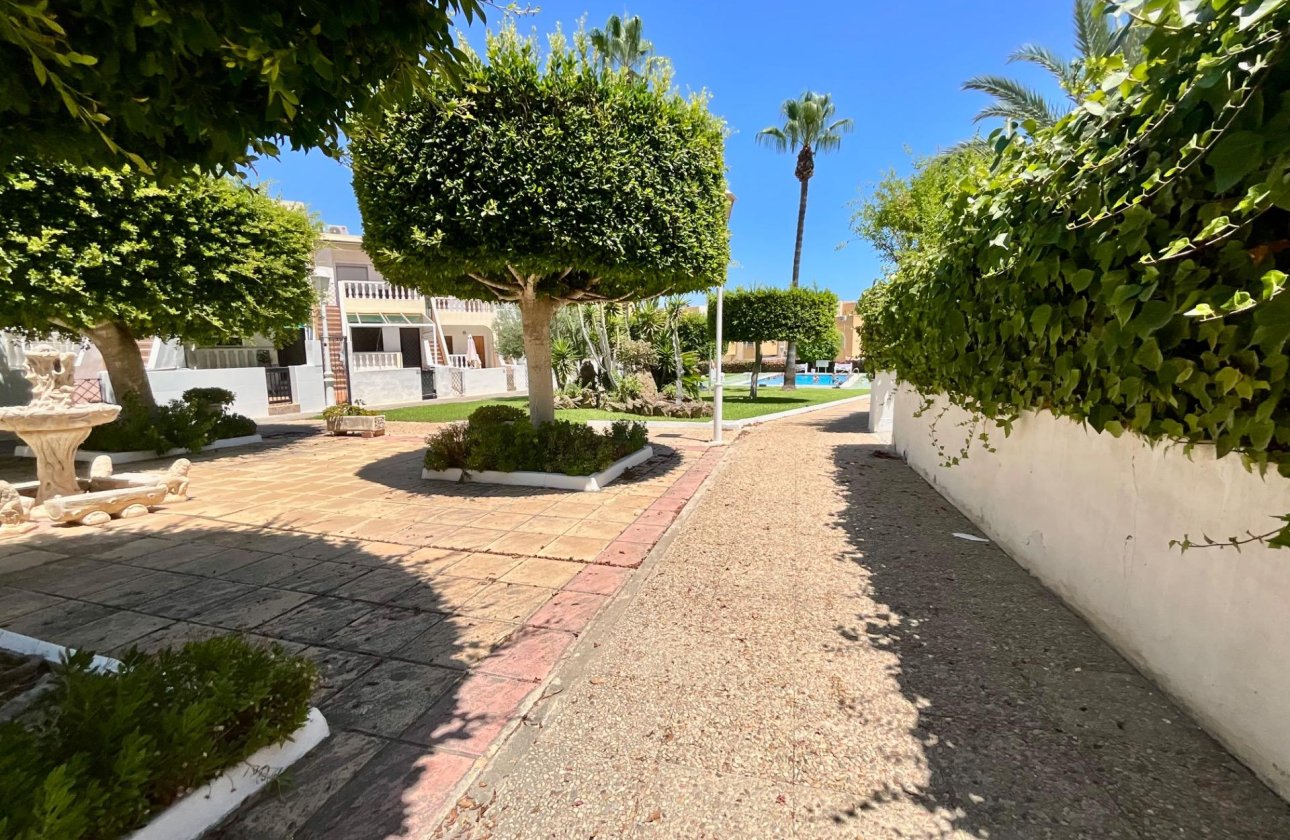 Herverkoop - Bungalow -
Torrevieja - Torreblanca