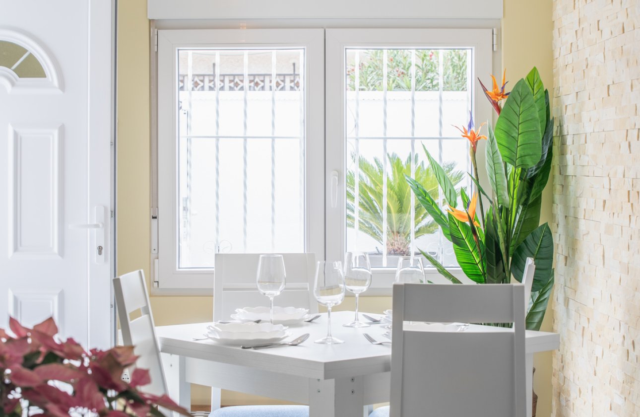 Herverkoop - Bungalow -
Torrevieja - Torretas