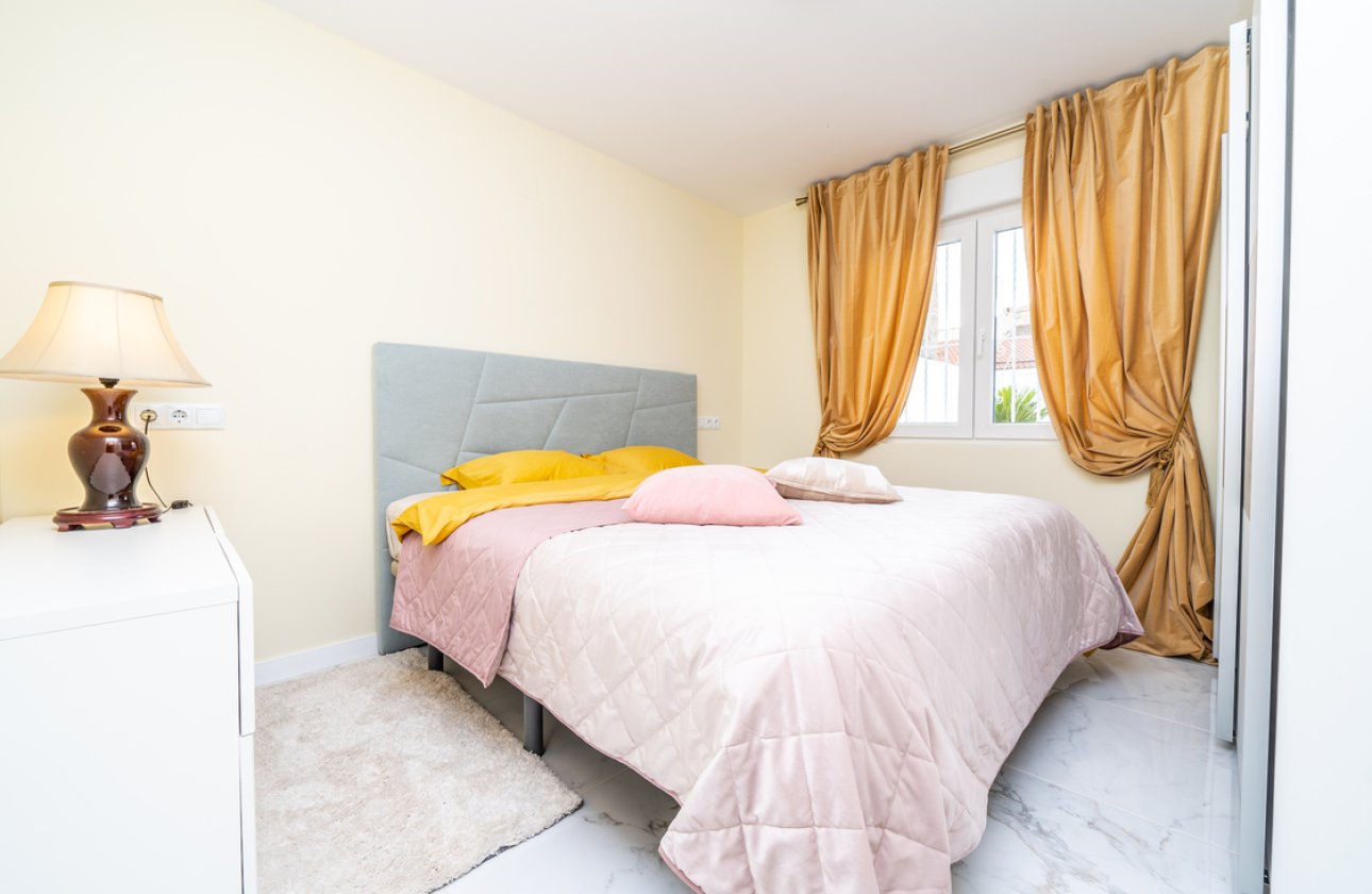 Herverkoop - Bungalow -
Torrevieja - Torretas