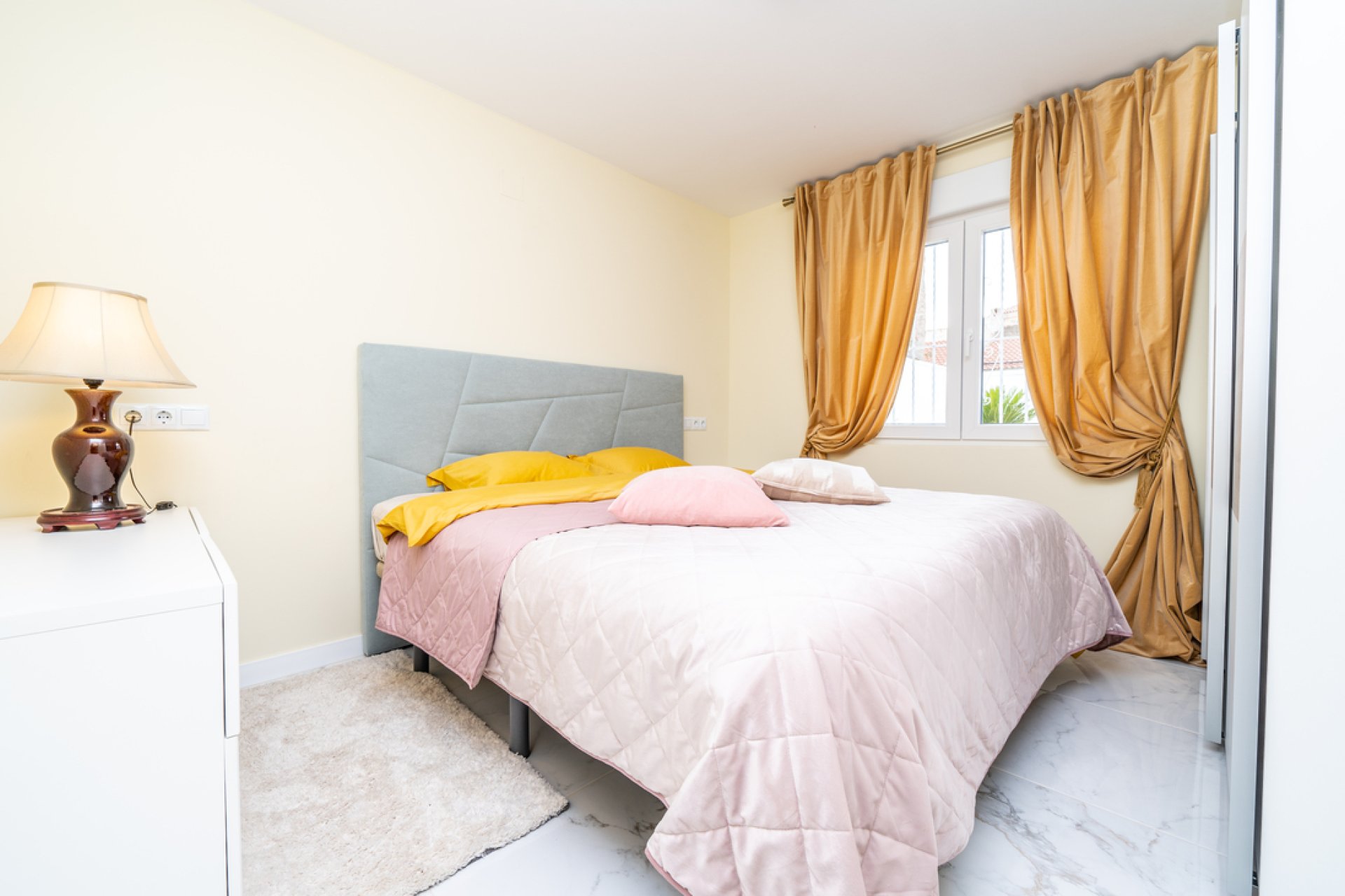 Herverkoop - Bungalow -
Torrevieja - Torretas