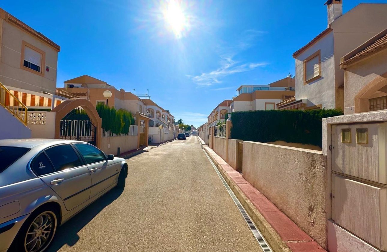 Herverkoop - Bungalow -
Torrevieja - Torretas