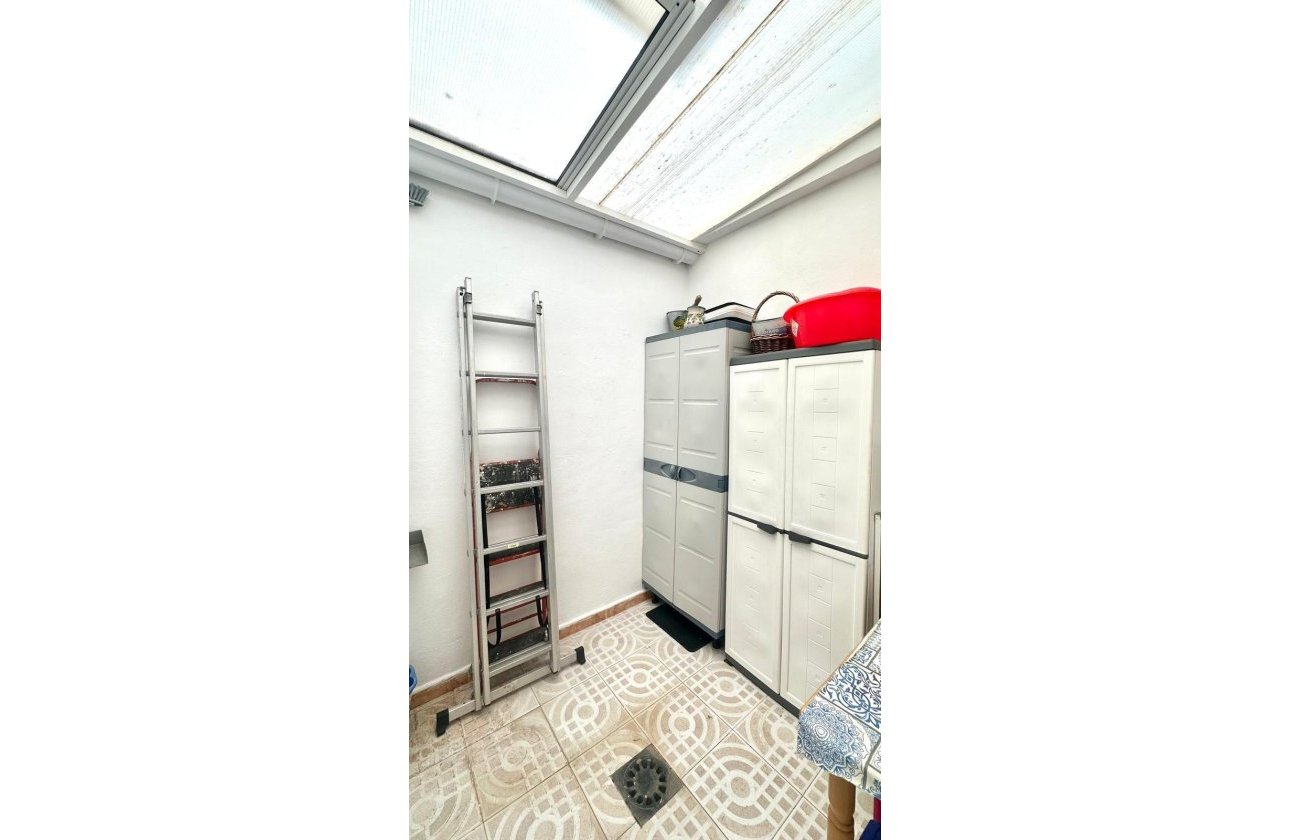 Herverkoop - Bungalow -
Torrevieja - Torretas