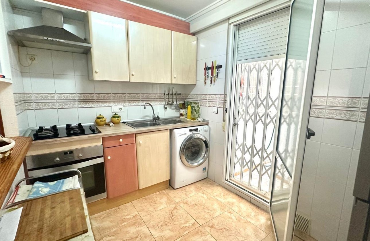 Herverkoop - Bungalow -
Torrevieja - Torretas