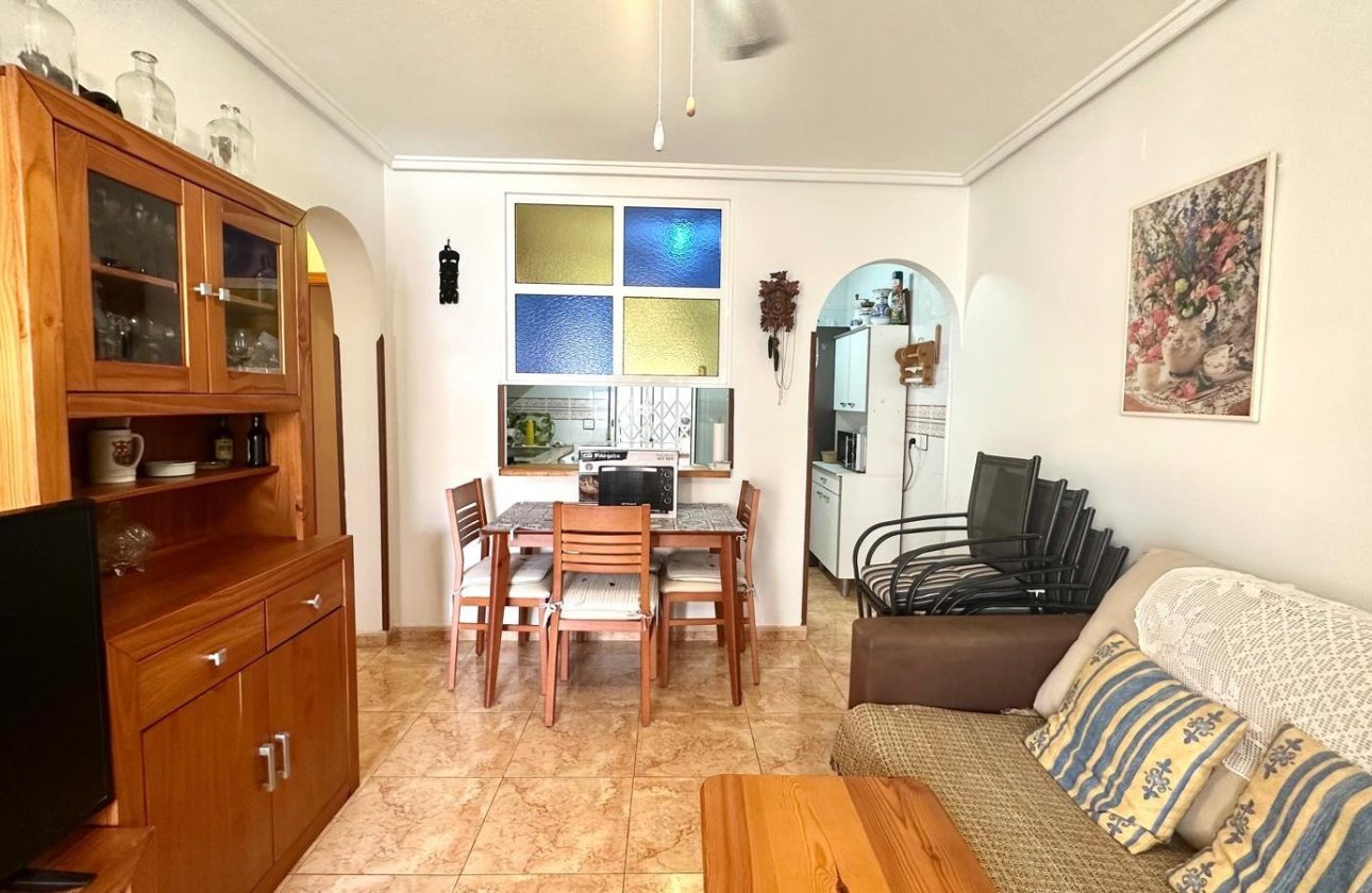 Herverkoop - Bungalow -
Torrevieja - Torretas