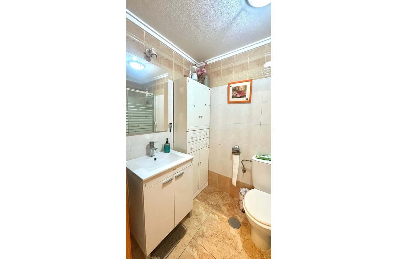 Herverkoop - Bungalow -
Torrevieja - Torretas