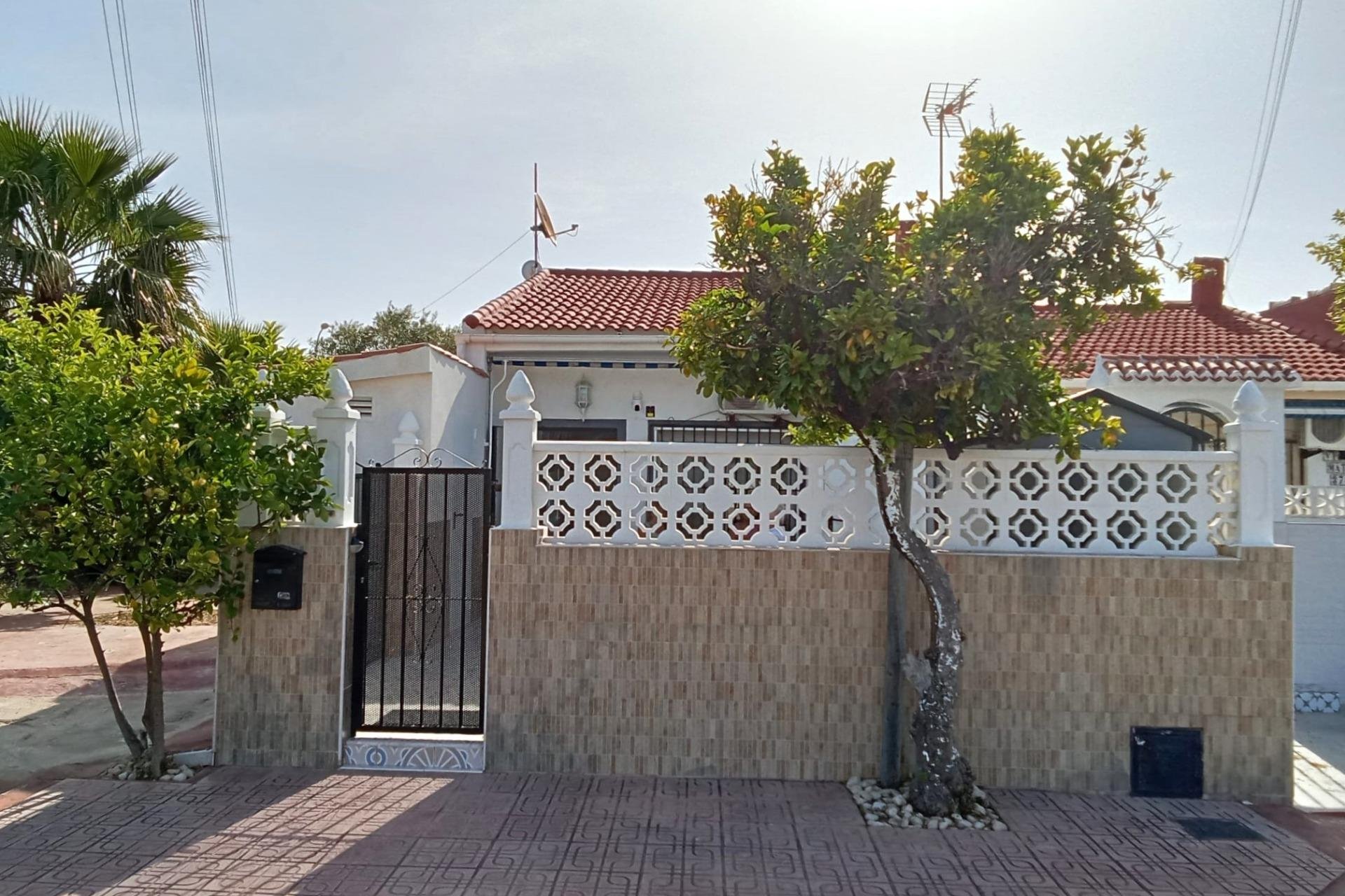 Herverkoop - Bungalow -
Torrevieja - Torretas