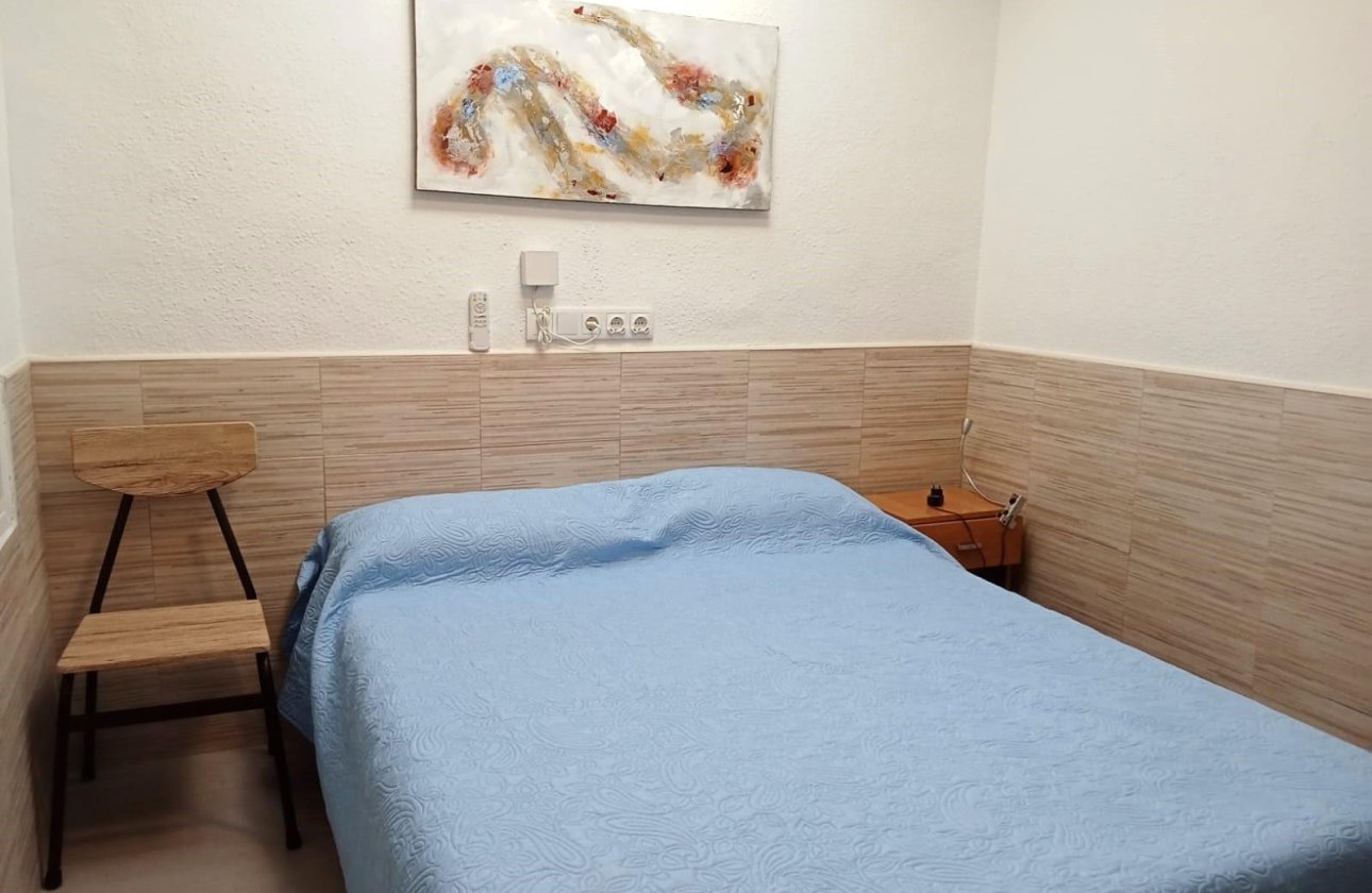 Herverkoop - Bungalow -
Torrevieja - Torretas
