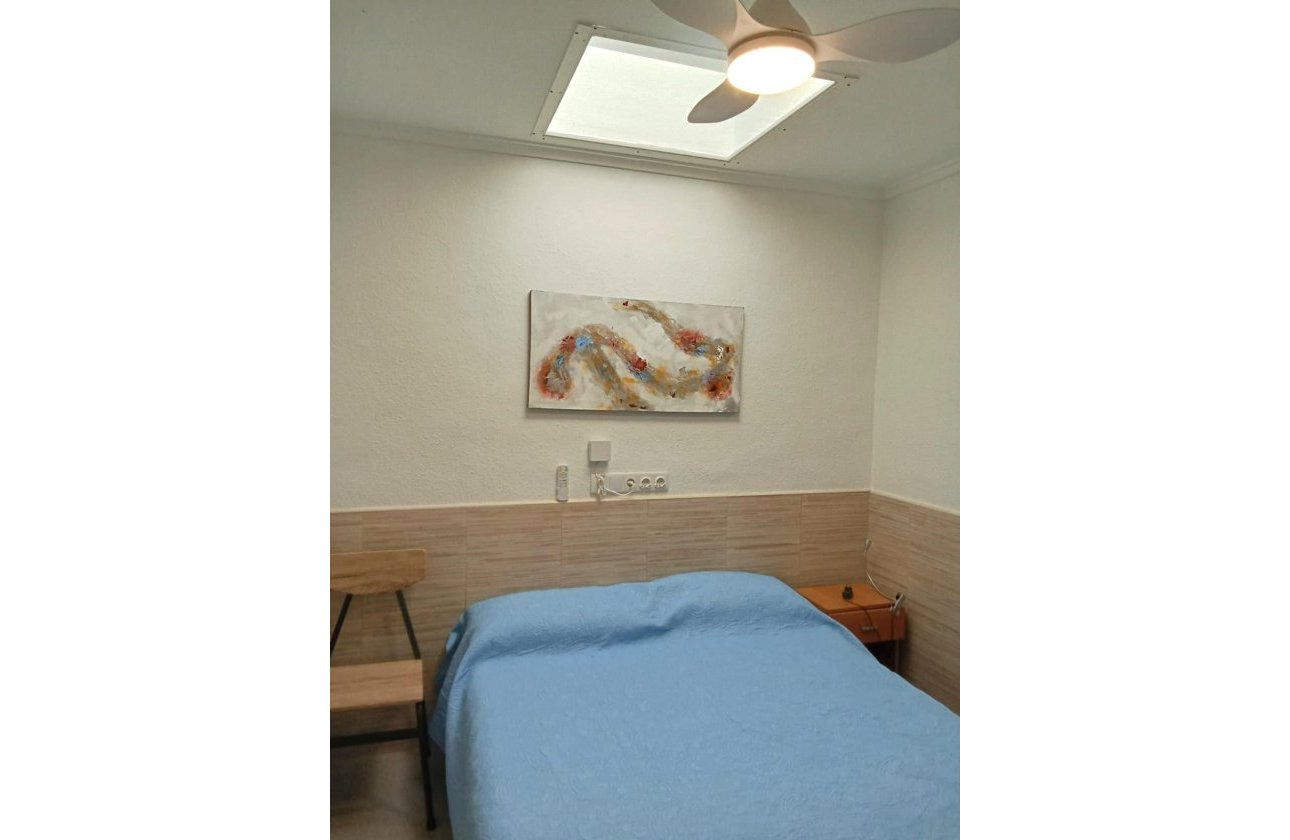 Herverkoop - Bungalow -
Torrevieja - Torretas