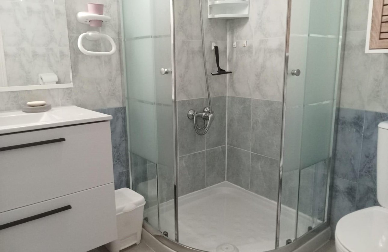 Herverkoop - Bungalow -
Torrevieja - Torretas