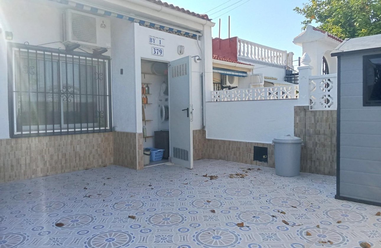 Herverkoop - Bungalow -
Torrevieja - Torretas