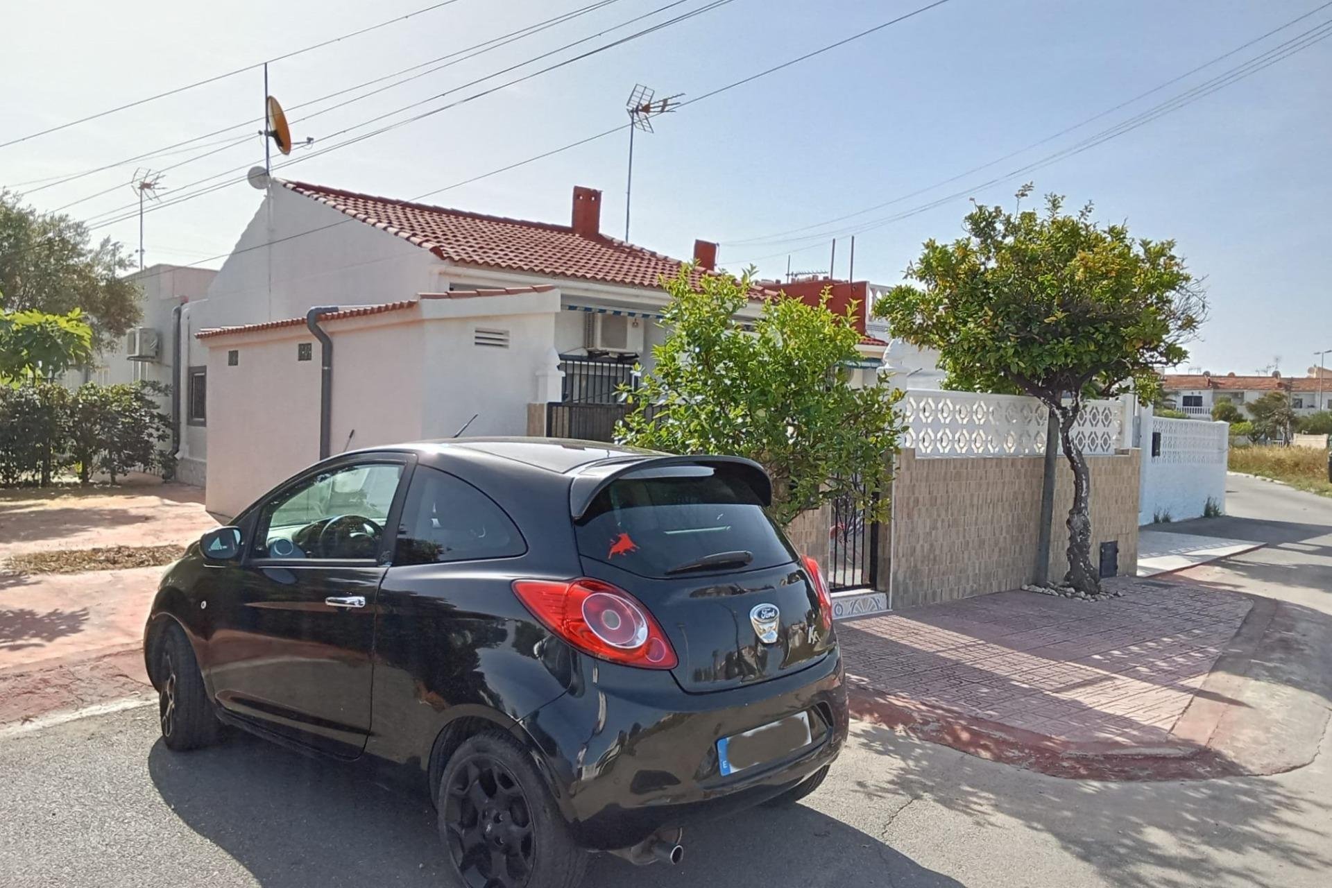 Herverkoop - Bungalow -
Torrevieja - Torretas