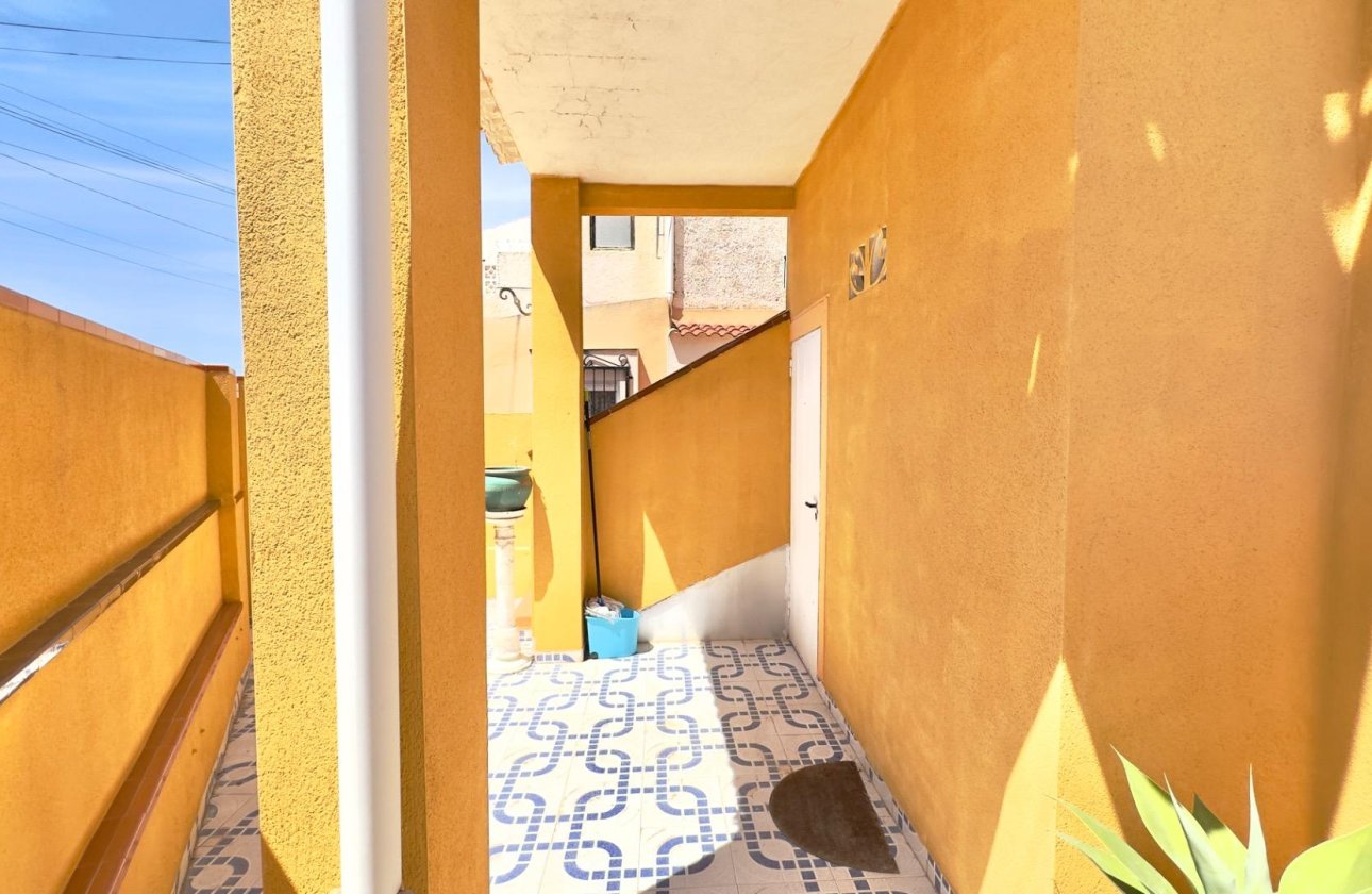 Herverkoop - Bungalow -
Torrevieja - Torretas