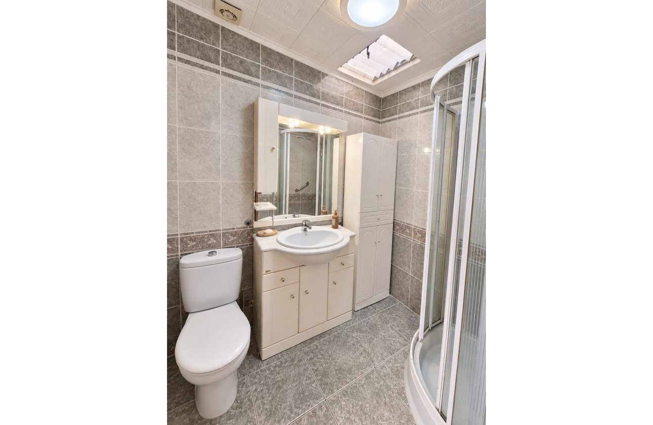 Herverkoop - Bungalow -
Torrevieja - Torretas