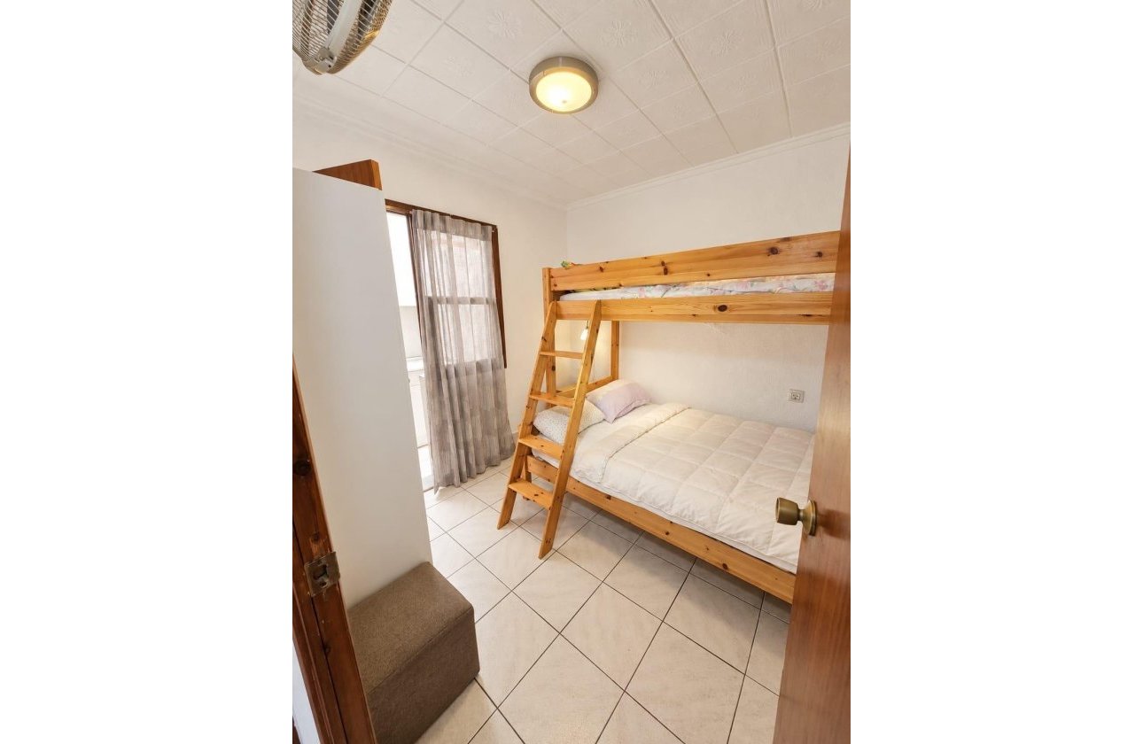 Herverkoop - Bungalow -
Torrevieja - Torretas