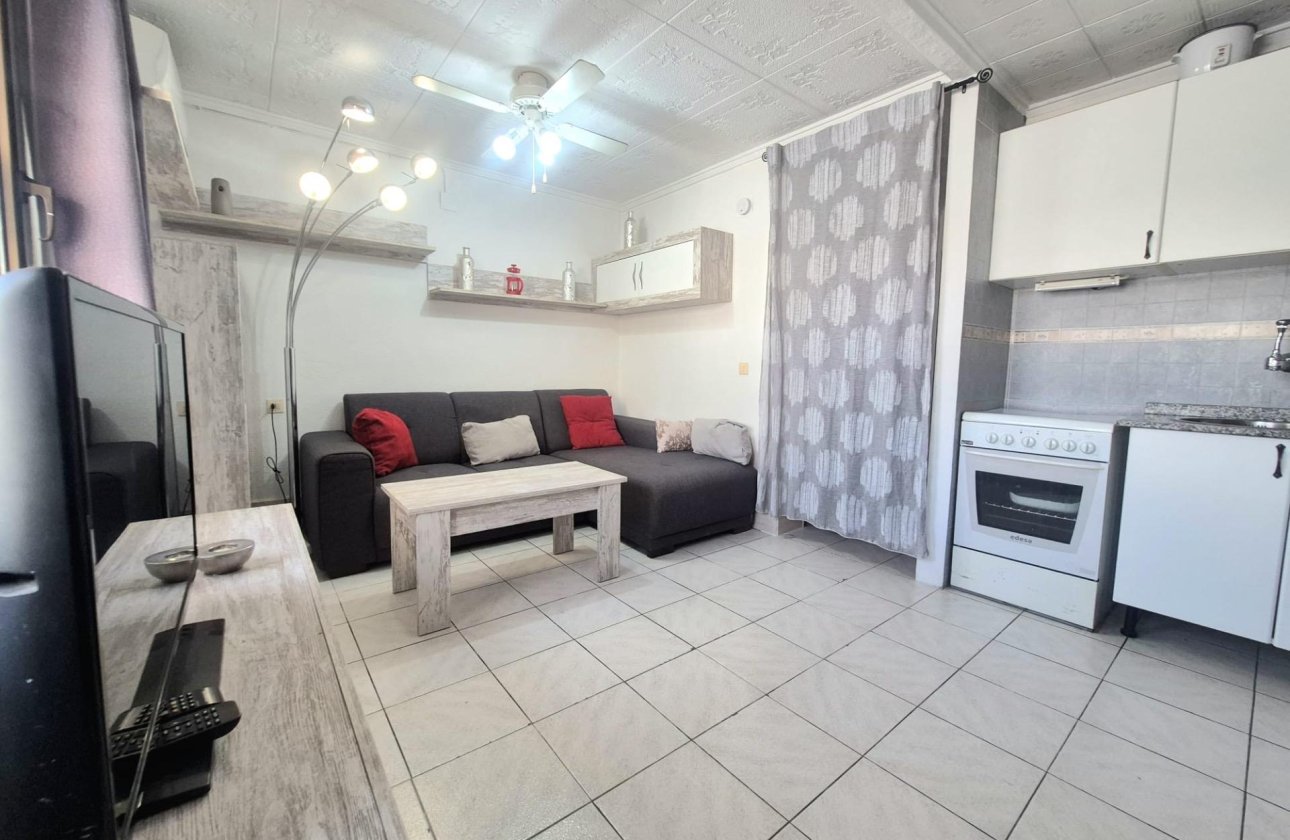 Herverkoop - Bungalow -
Torrevieja - Torretas