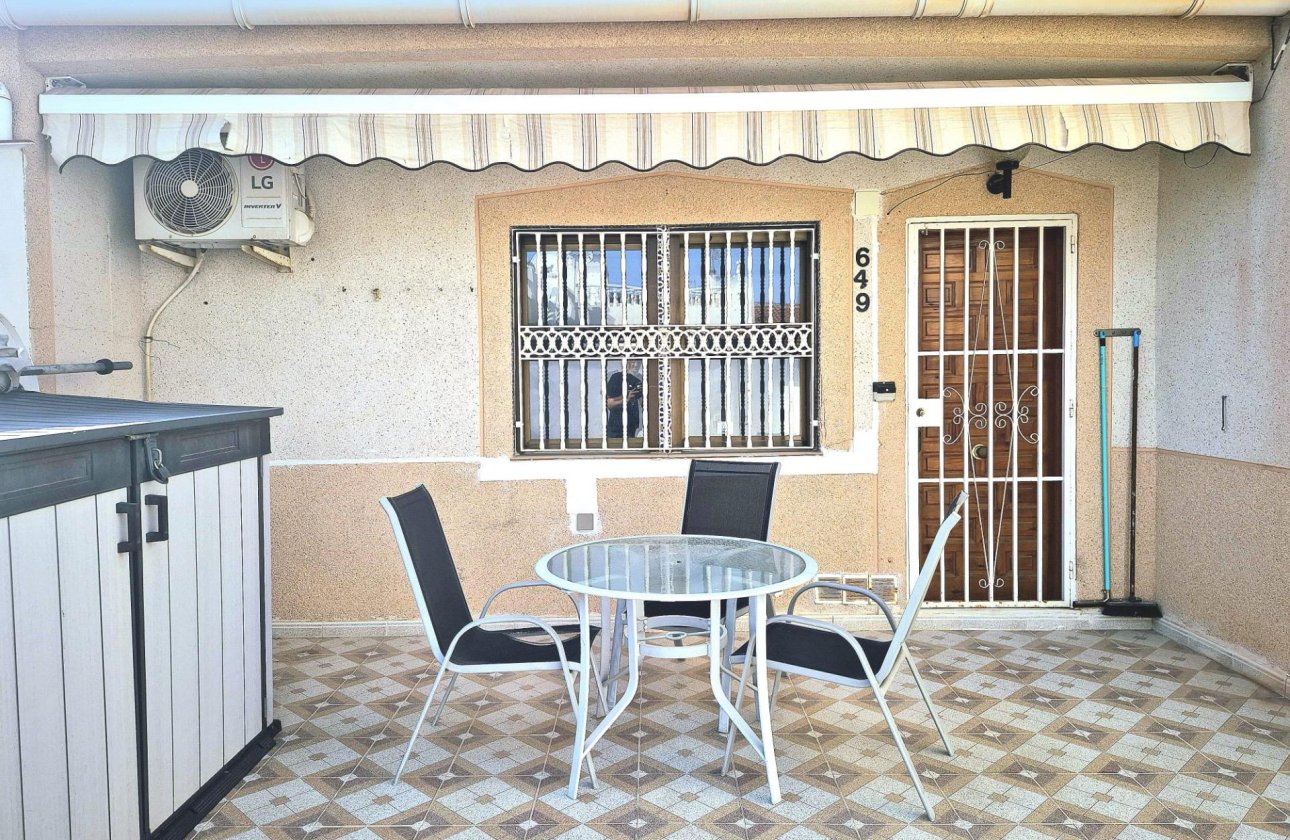 Herverkoop - Bungalow -
Torrevieja - Torretas