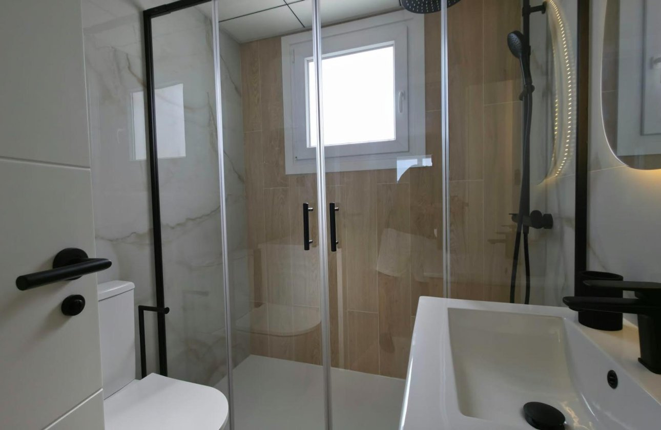 Herverkoop - Bungalow -
Torrevieja - Zona Los Frutales