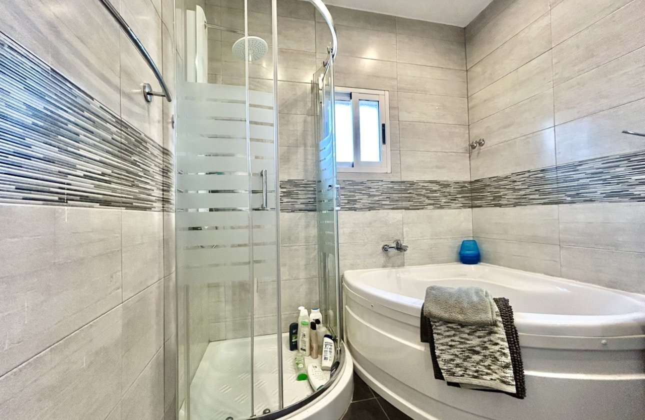 Herverkoop - Bungalow -
Villamartin - Costa Blanca