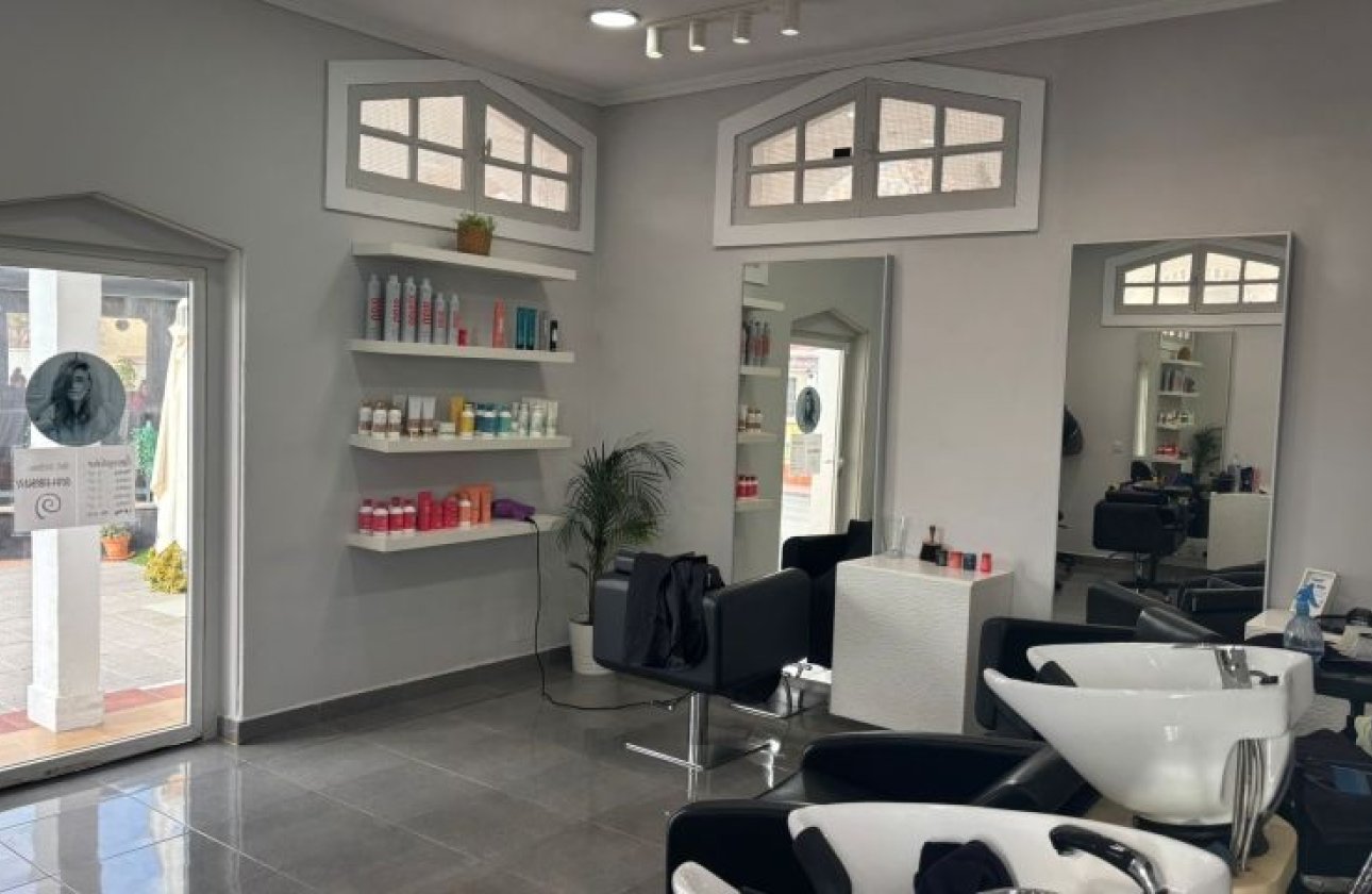 Herverkoop - Commercial -
Orihuela Costa - Costa Blanca