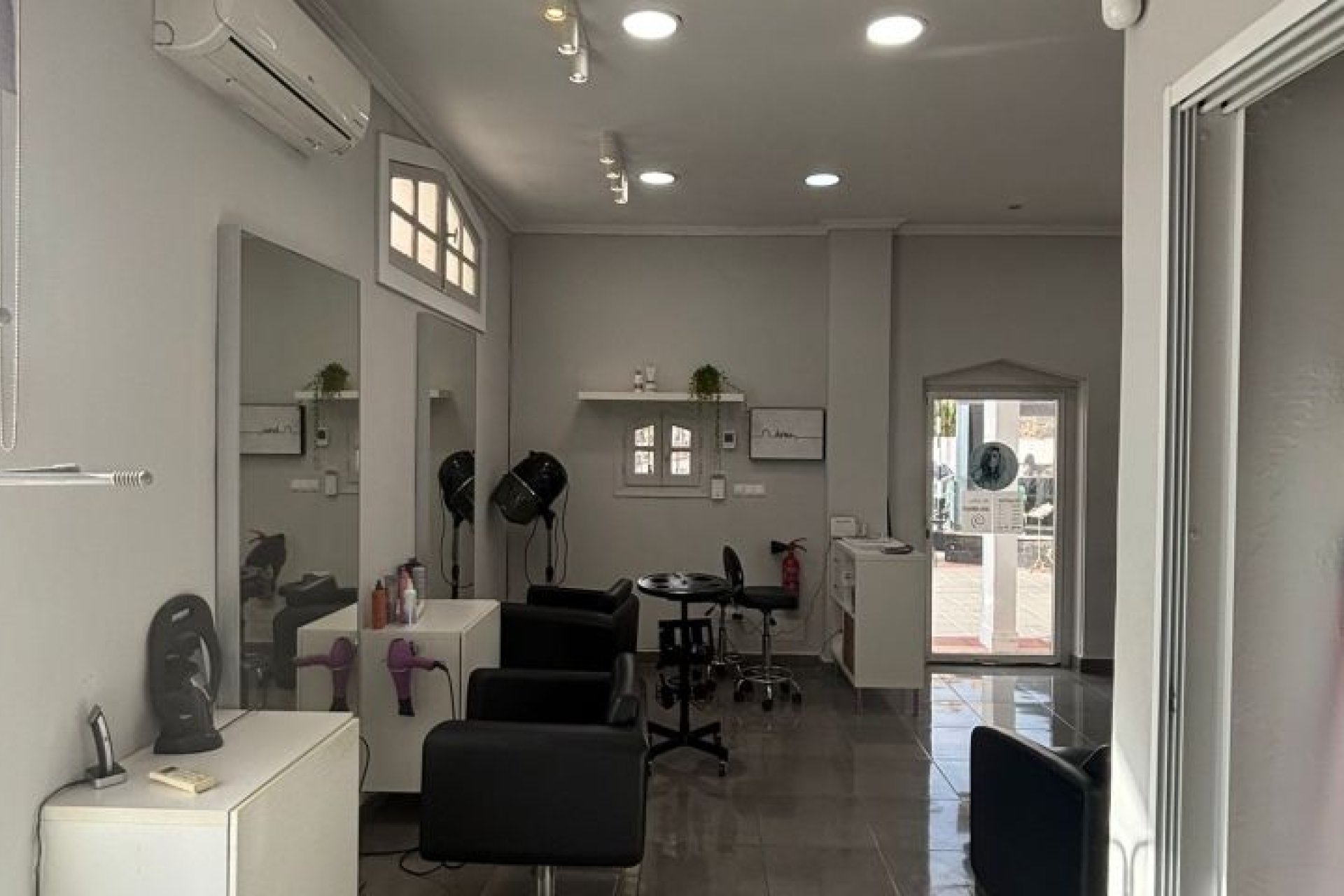 Herverkoop - Commercial -
Orihuela Costa - Costa Blanca