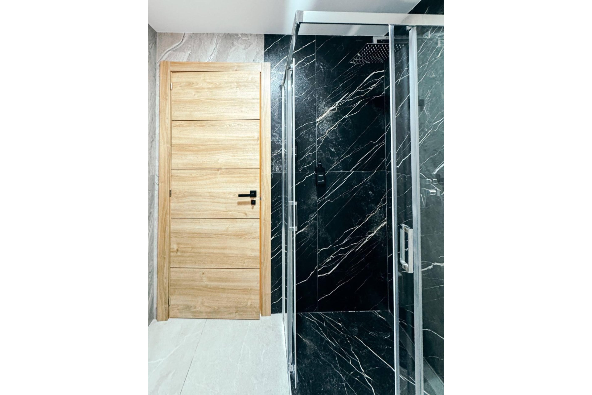 Herverkoop - Commercial -
Torrevieja - Centro