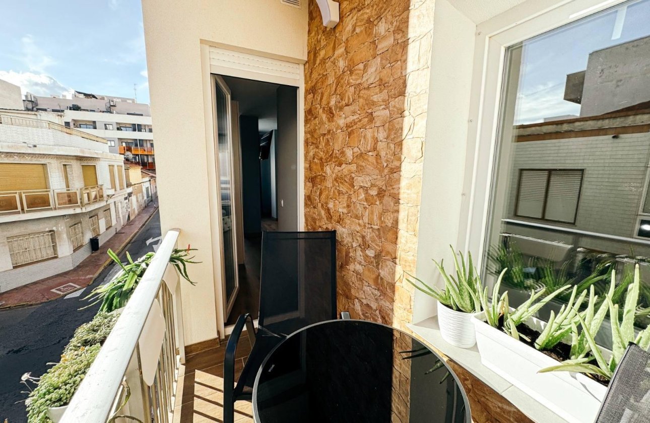 Herverkoop - Commercial -
Torrevieja - Centro