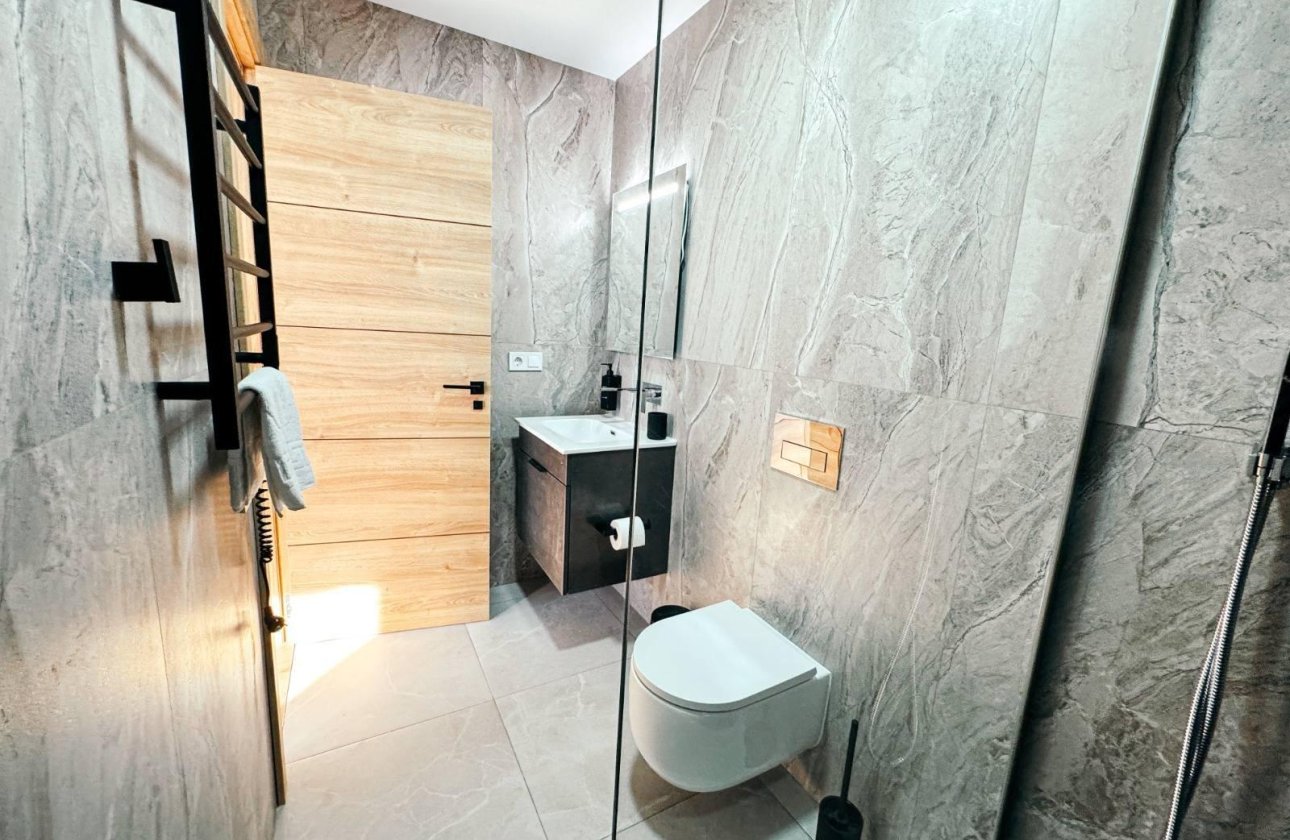 Herverkoop - Commercial -
Torrevieja - Centro